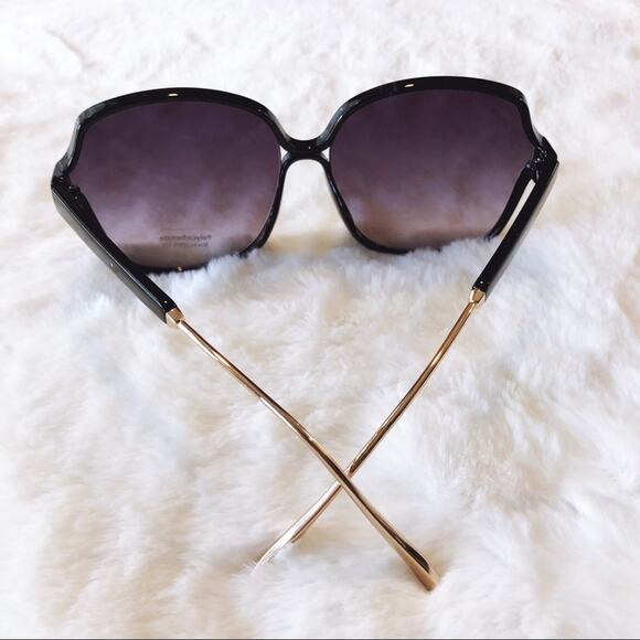 Charlotte Black Oversized Metal Round Sunglasses - Picture 8 of 9